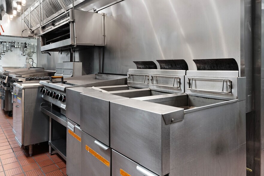 More Photos Of 12849 Ocean Gtwy, Ocean City Restaurant For Sale