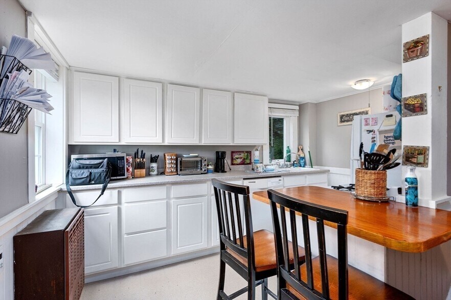 More Photos Of 37 School St, Hyannis Apartments For Sale