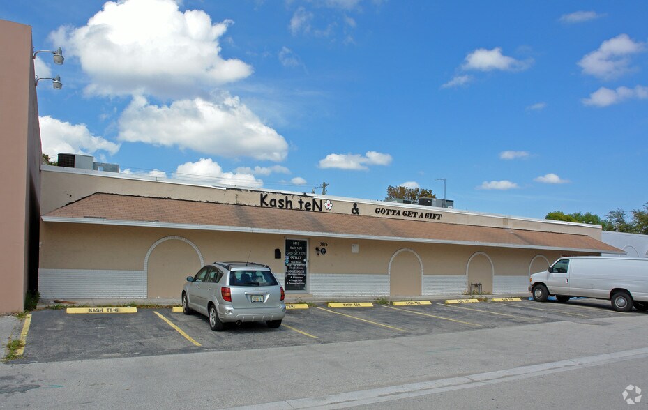 More Photos Of 3811 NW 49th St, Tamarac Light Distribution For Sale