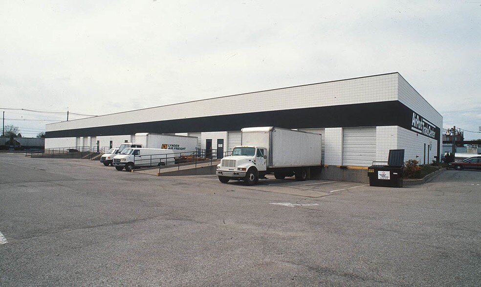 More Photos Of 4703 Allmond Ave, Louisville Warehouse For Lease
