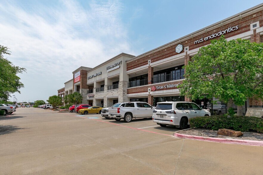 More Photos Of 9701 N Sam Houston Pky, Humble Unknown For Lease