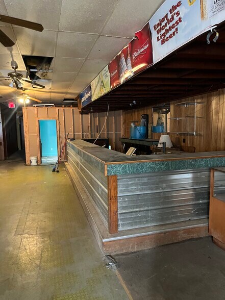 More Photos Of 234 N Main St, Monticello Specialty For Sale