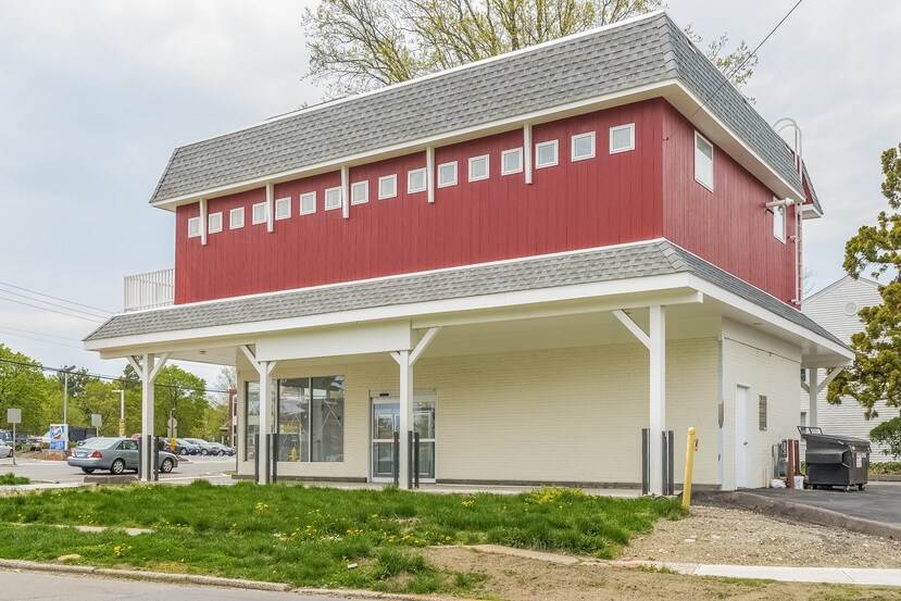 More Photos Of 1110 E Main St, Stamford Storefront Retail Office For Sale
