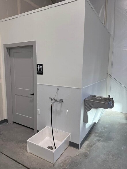 More Photos Of 301 N 1300 E, Lewiston Flex For Lease