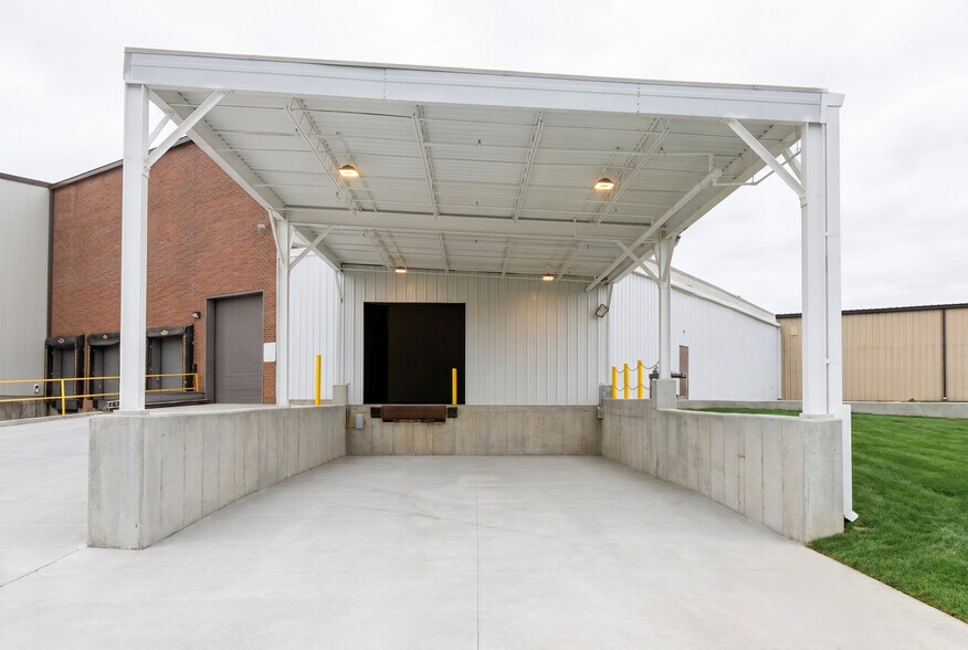 More Photos Of 3400 Westinghouse Blvd, Charlotte Manufacturing For Lease