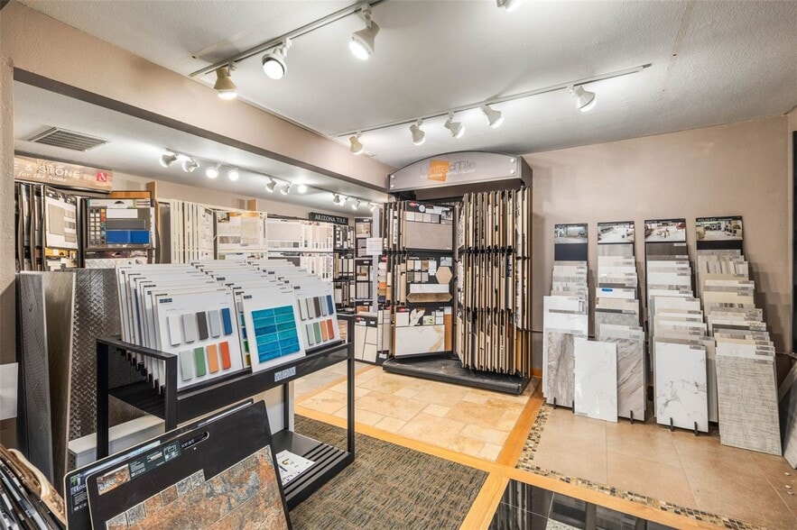 More Photos Of 542 Main St, Edmonds Freestanding For Sale