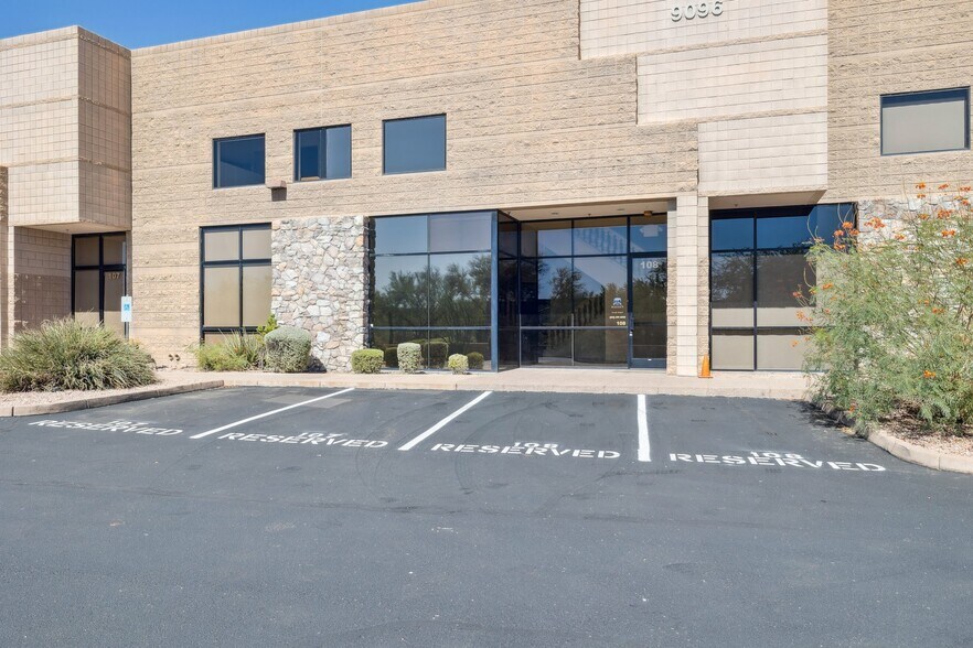 More Photos Of 9096 E Bahia Dr, Scottsdale Showroom For Lease