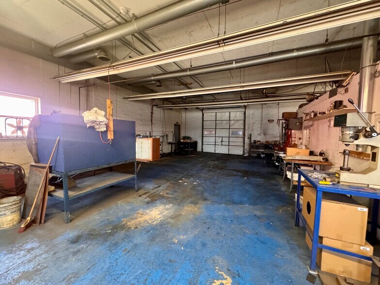 More Photos Of 205 W Main St, Bushnell Industrial For Sale