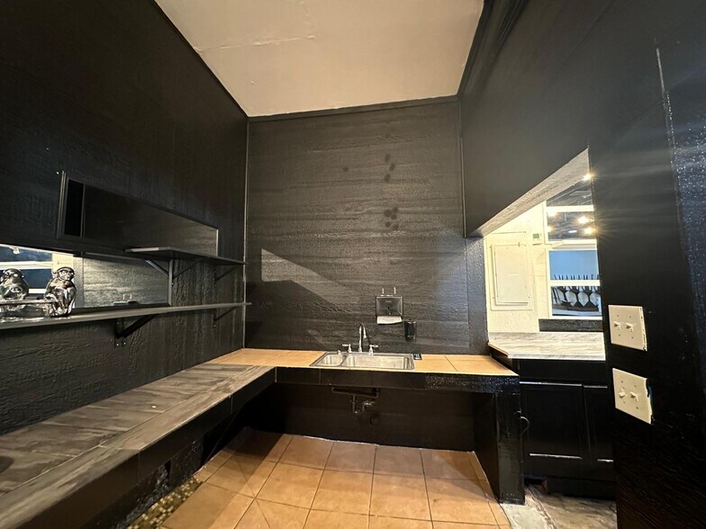 More Photos Of 6401 E 12th St, Kansas City Specialty For Sale