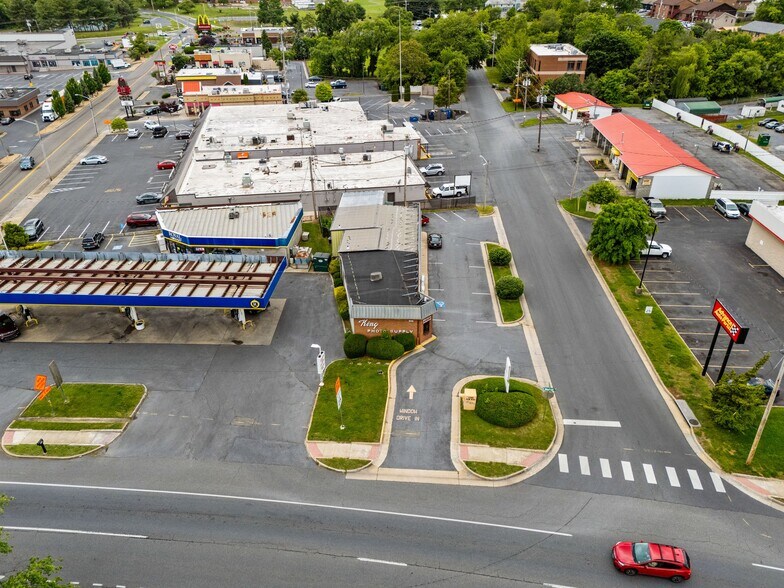 More Photos Of 889 E Market St, Harrisonburg Storefront Retail Office For Sale