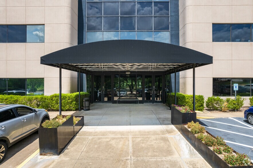 More Photos Of 1812 Centre Creek Dr, Austin Office For Lease