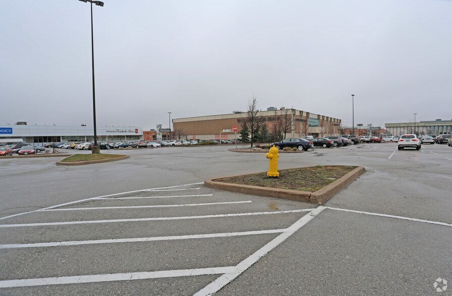 More Photos Of 221 Glendale Ave, St Catharines Freestanding For Lease