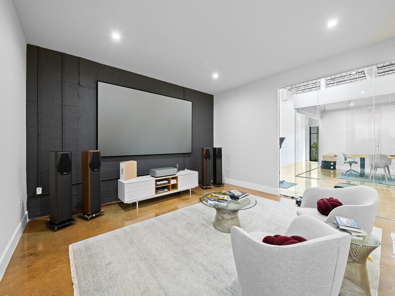 More Photos Of 719-721 NE 2nd Ave, Fort Lauderdale Storefront Retail Office For Sale