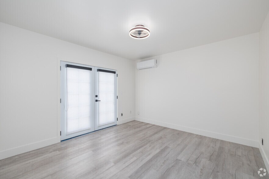 More Photos Of 4820 W 142nd St, Hawthorne Loft Creative Space For Sale