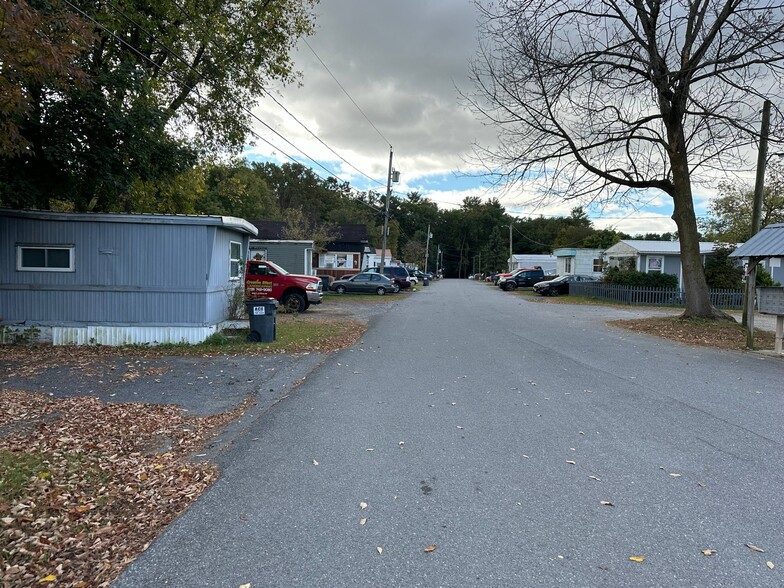 Primary Photo Of 1028 Dix Ave, Hudson Falls Manufactured Housing Mobile Home Park For Sale