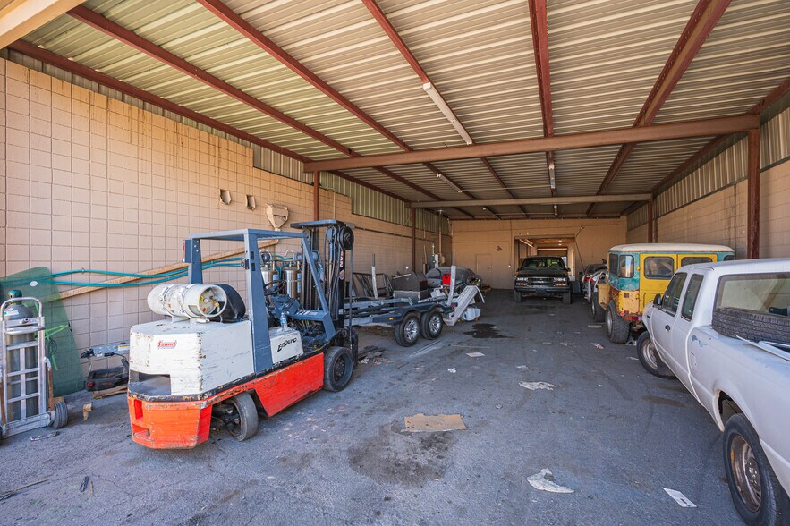 More Photos Of 2310-2315 Western Ave, Las Vegas Warehouse For Lease