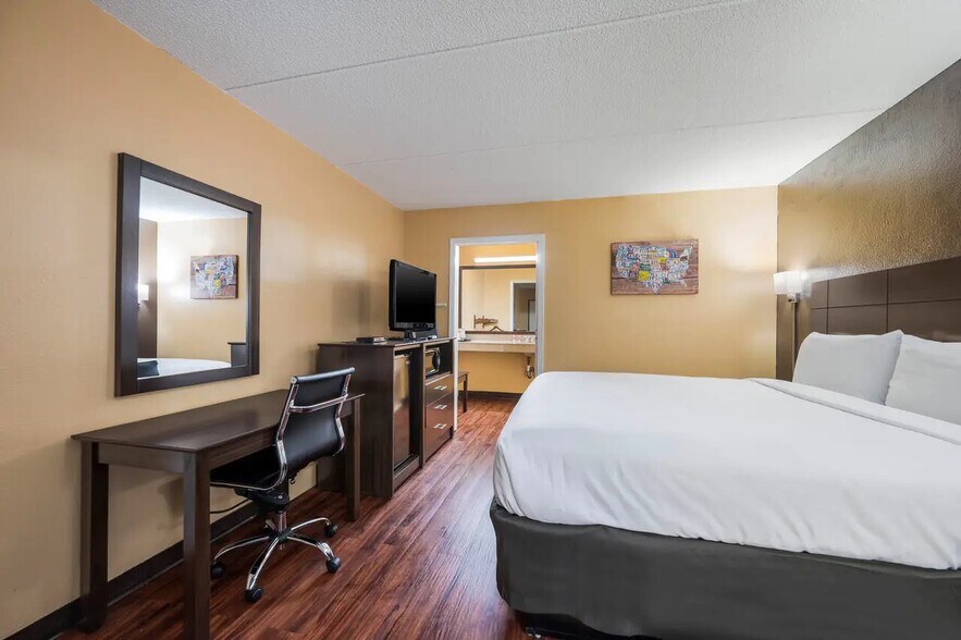 More Photos Of 2015 Military Rd, Columbus Hotel For Sale