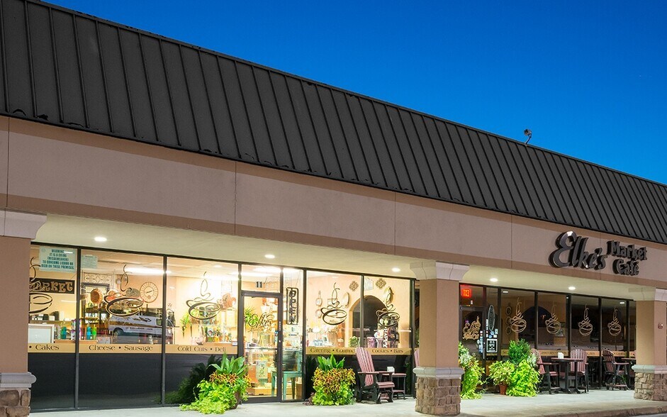 More Photos Of 101-121 N Greenville Ave, Allen Unknown For Lease