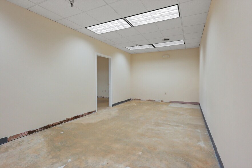 More Photos Of 339 Buschs Frontage Rd, Annapolis Medical For Lease