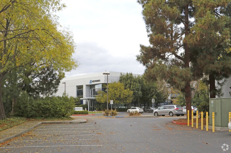 More Photos Of 2243 Lundy Ave, San Jose Manufacturing For Lease