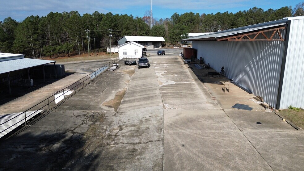 More Photos Of 5711 Highway 53 E, Dawsonville Warehouse For Lease