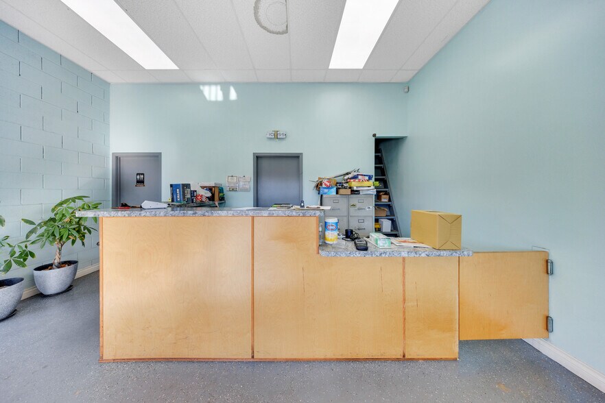 More Photos Of 4401 Beverly Blvd, Los Angeles Auto Repair For Sale