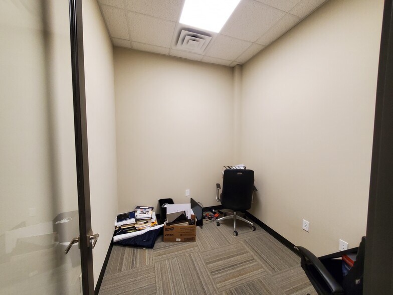 More Photos Of 4725 College Park, San Antonio Office For Lease