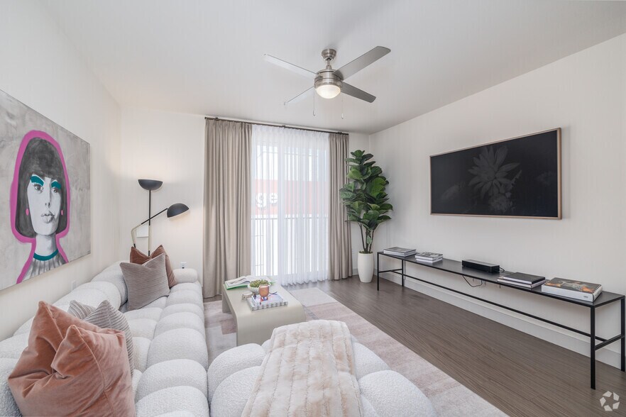 More Photos Of 899 Traction Ave, Los Angeles Apartments For Lease
