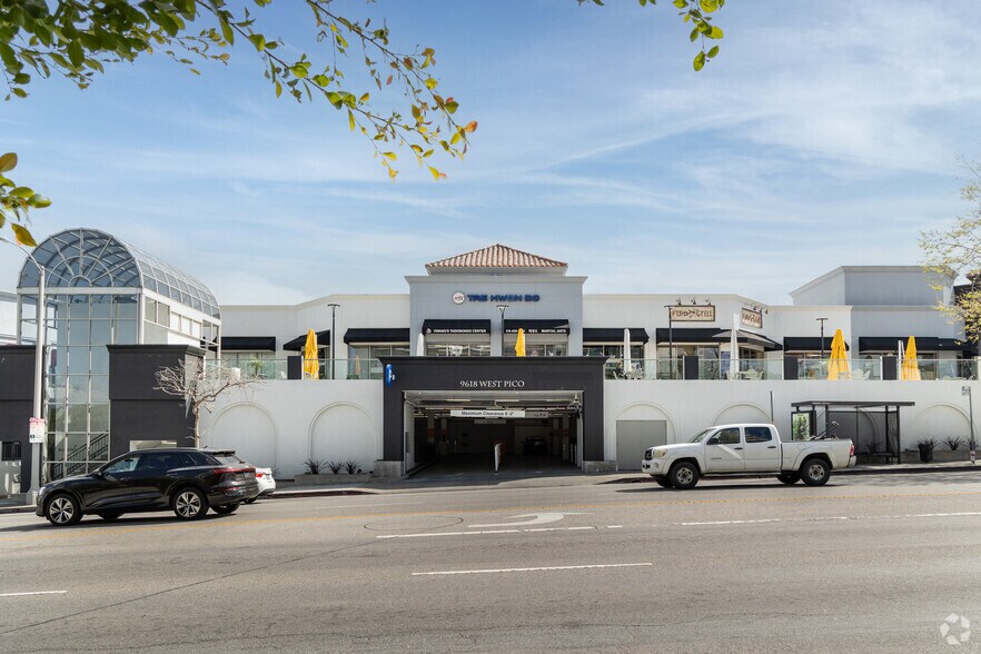 More Photos Of 9616-9618 W Pico Blvd, Los Angeles General Retail For Lease