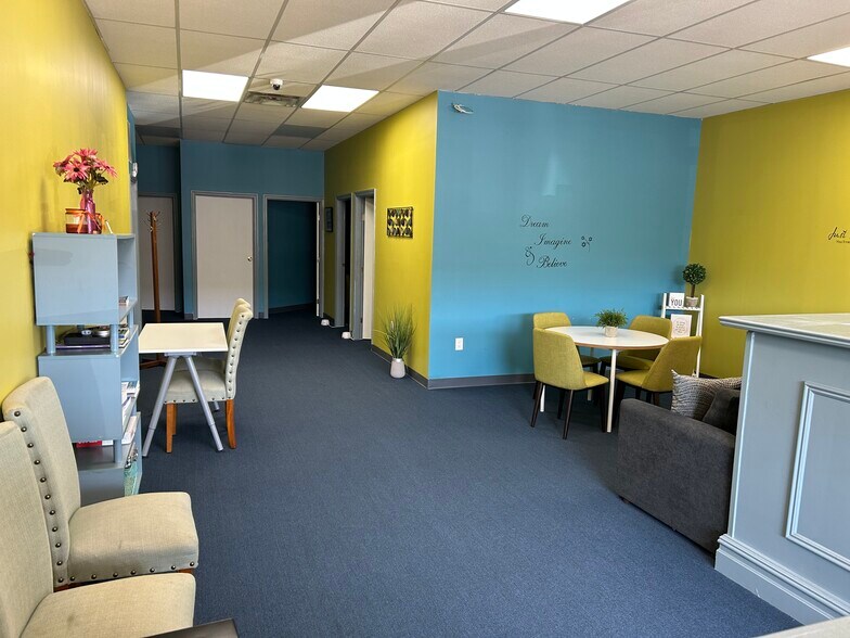 More Photos Of 63-17 Metropolitan Ave, Middle Village Warehouse For Lease