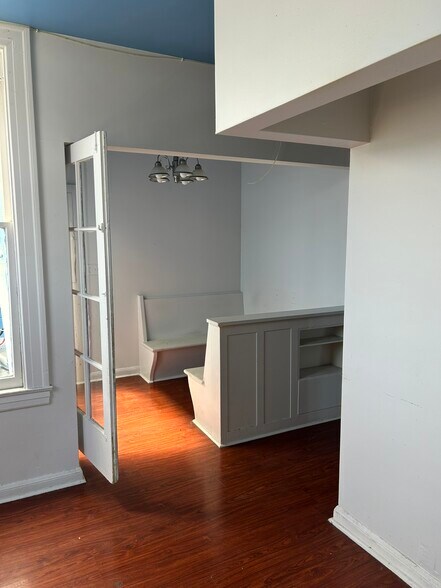 More Photos Of 1856 W Washington Blvd, Los Angeles General Retail For Sale