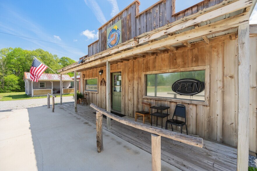 More Photos Of 2598 Tennessee Ave N, Parsons Storefront For Sale