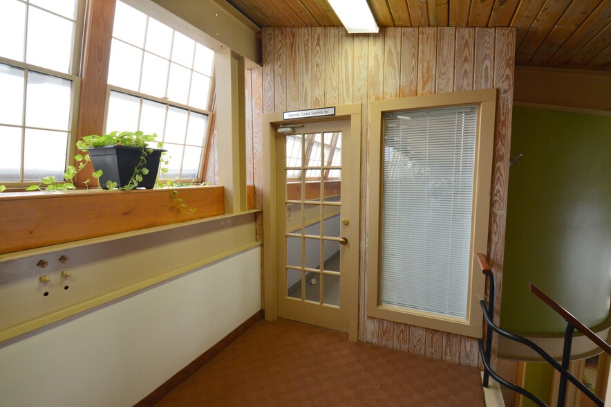More Photos Of 939 Burke St, Winston-Salem Office For Lease