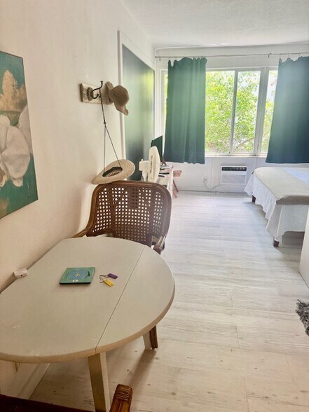 More Photos Of 308 Monroe St, Hollywood Hotel For Sale