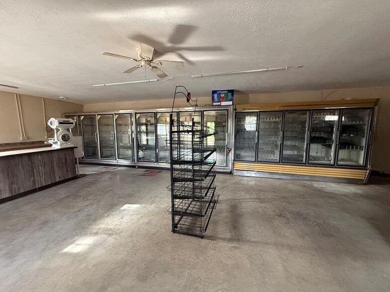 More Photos Of 4075 York Hwy, Gainesboro Convenience Store For Sale