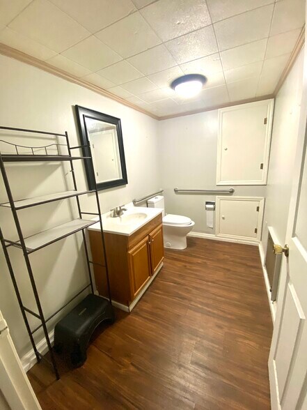 More Photos Of 78 Ash St, Calvert City Office For Sale