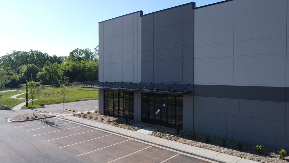 More Photos Of 560 Commerce Park Dr, Greer Unknown For Lease