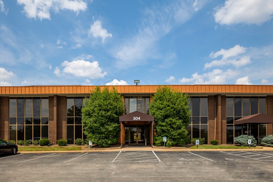 More Photos Of 304 Whittington Pky, Louisville Office For Sale