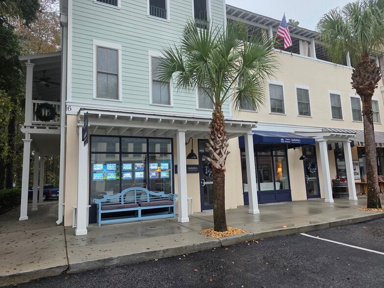 More Photos Of 6 Promenade St, Bluffton Storefront Retail Residential For Sale