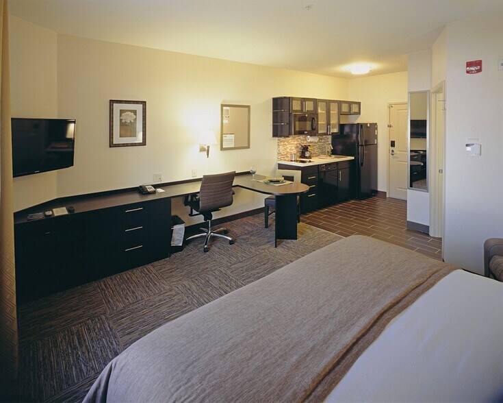 More Photos Of 314 Pavilion Ln, Fort Collins Hotel For Sale