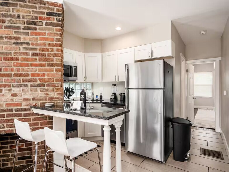 More Photos Of 370-372 Forest St, Columbus Apartments For Sale