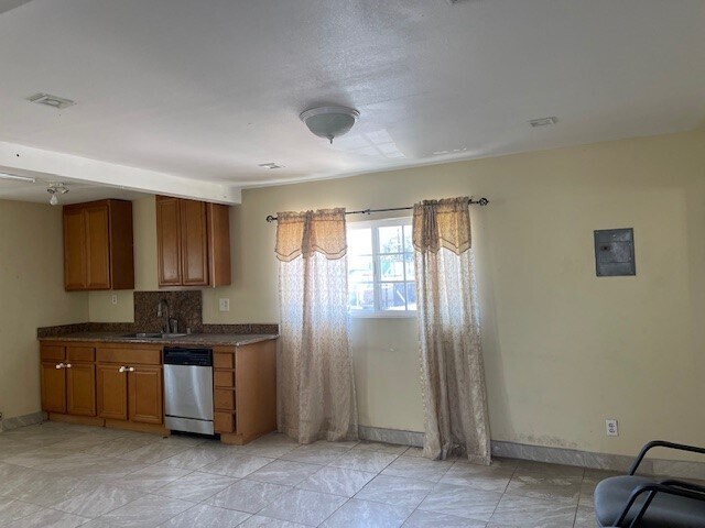 More Photos Of 11128-11130 Atlantic Ave, Lynwood Warehouse For Sale
