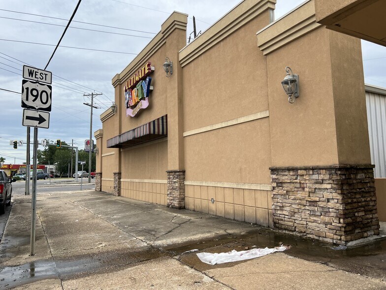 More Photos Of 311 S Range Ave, Denham Springs General Retail For Lease