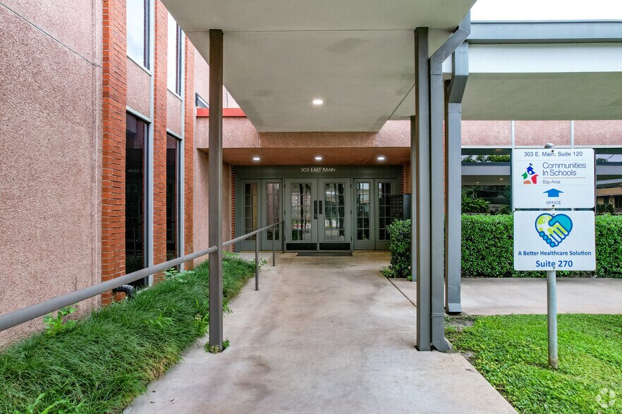 More Photos Of 303 E Main St, League City Office For Lease