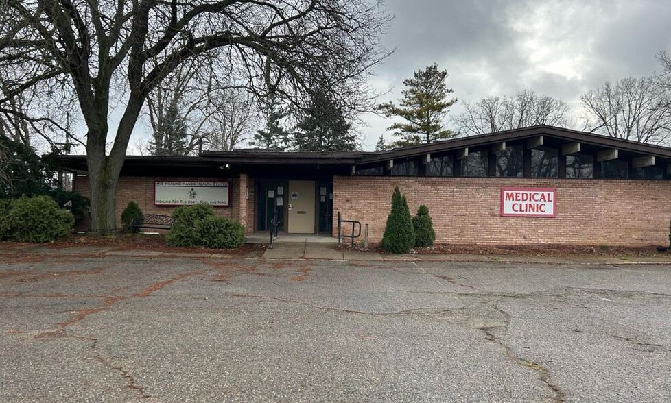 Primary Photo Of 2025 W Holmes Rd, Lansing Medical For Lease