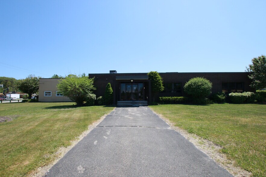 More Photos Of 71 Glenn St, Lawrence Warehouse For Lease