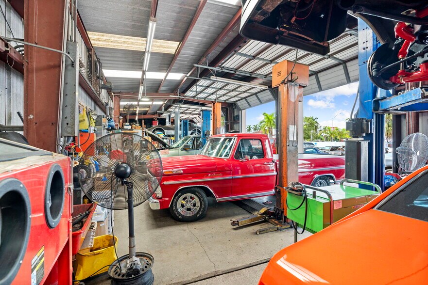 More Photos Of 3875 Palm Beach Blvd, Fort Myers Auto Repair For Sale
