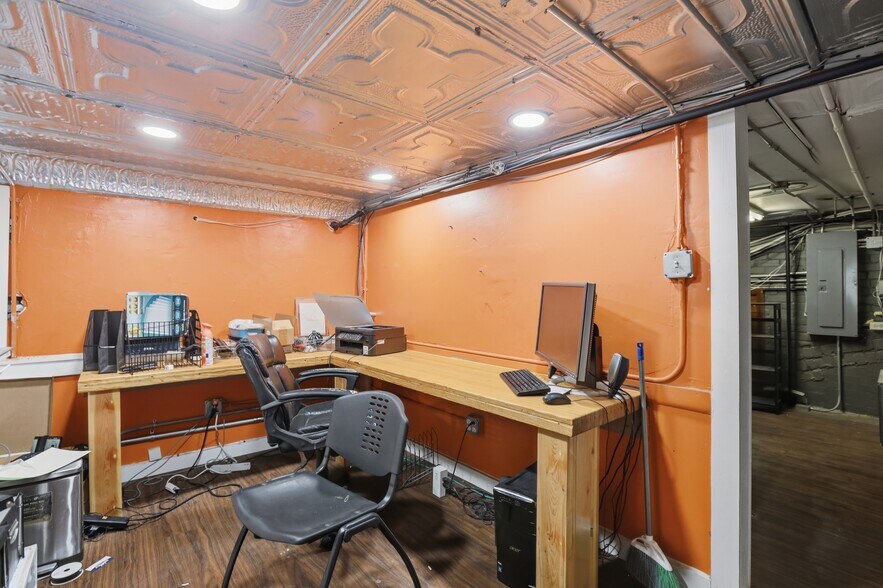 More Photos Of 122 E Randolph Ave, Enid Storefront Retail Residential For Sale