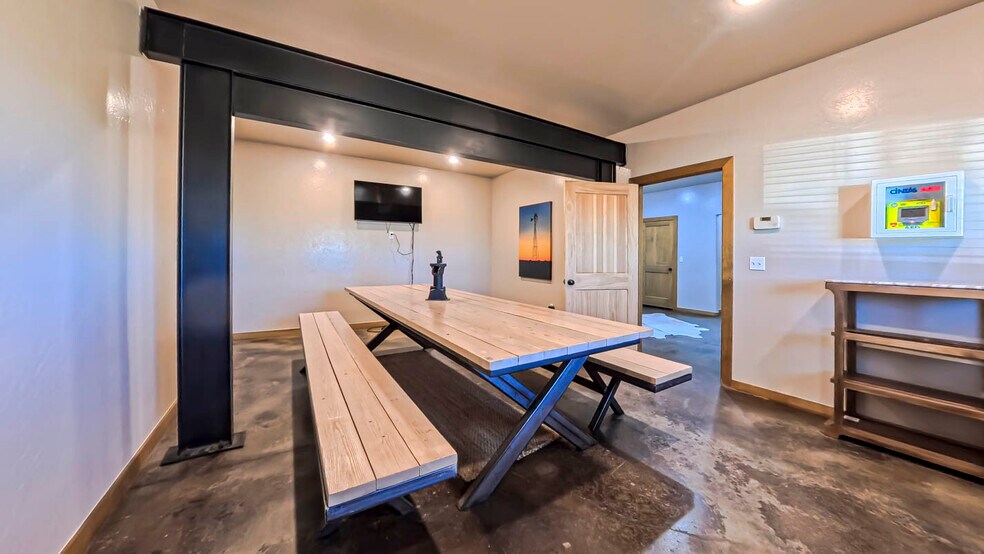 More Photos Of 2901 Lafayette Ln, Amarillo Warehouse For Sale