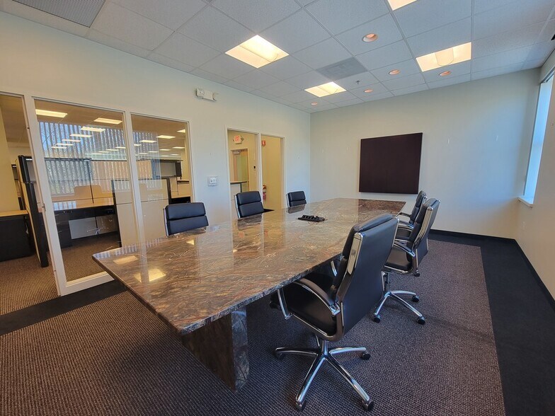 More Photos Of 302 Weymouth St, Rockland Office For Lease